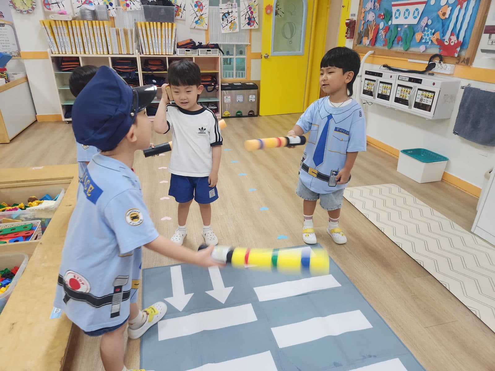 자유로운 실내외 놀이 모습 2