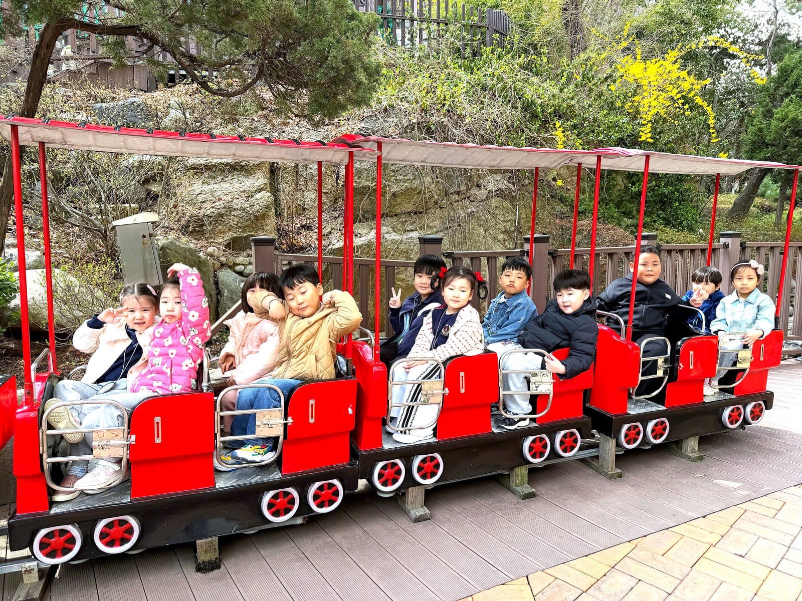 교외체험학습 활동 모습 2